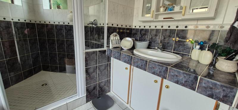 To Let 4 Bedroom Property for Rent in Hersham Western Cape